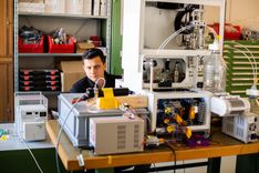Fluidik-Elektronik-Laboraufbau
