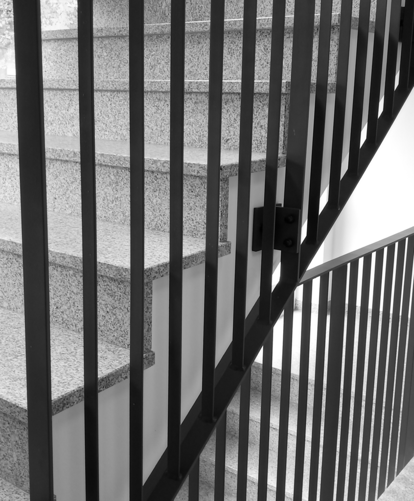 Treppe mit Geländer