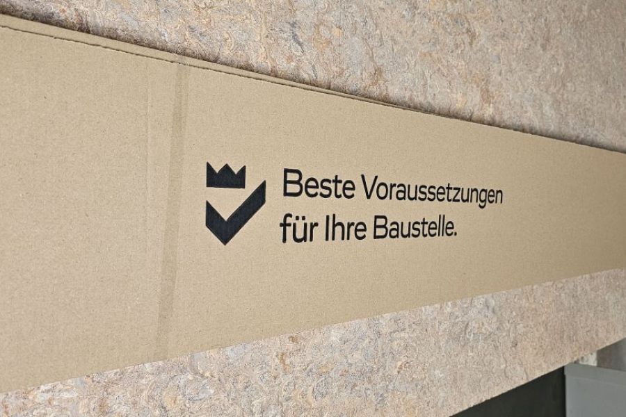Verpackung für eine Alu-Abziehschiene