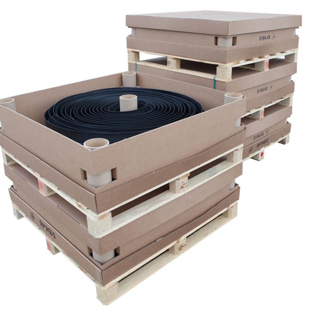 Kombinationsverpackung Holzpalette mit Karton