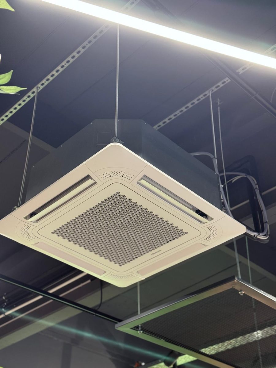 Suspended ceiling cassette in commercial space