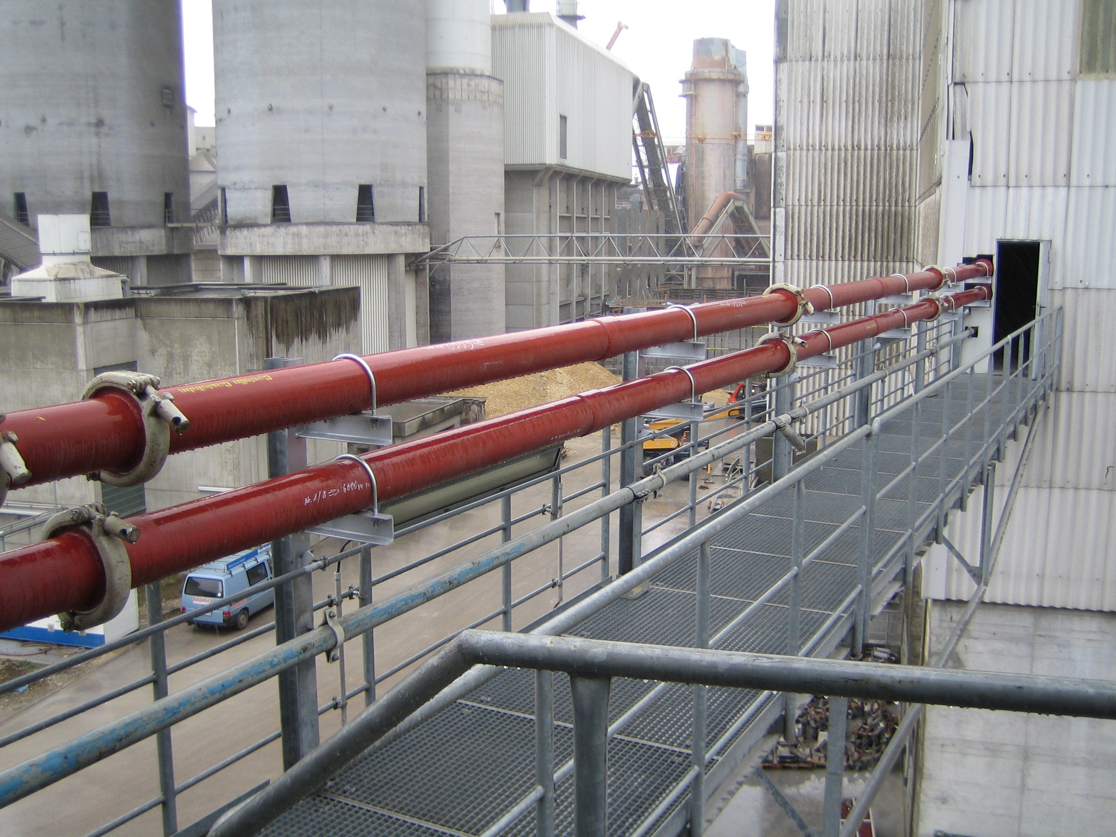 Verschleißschutzbauteil in Zementwerk (CastoTubes®-Anwendung)