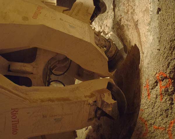Cutting arms with cutter heads of the MTM tunnel boring machine