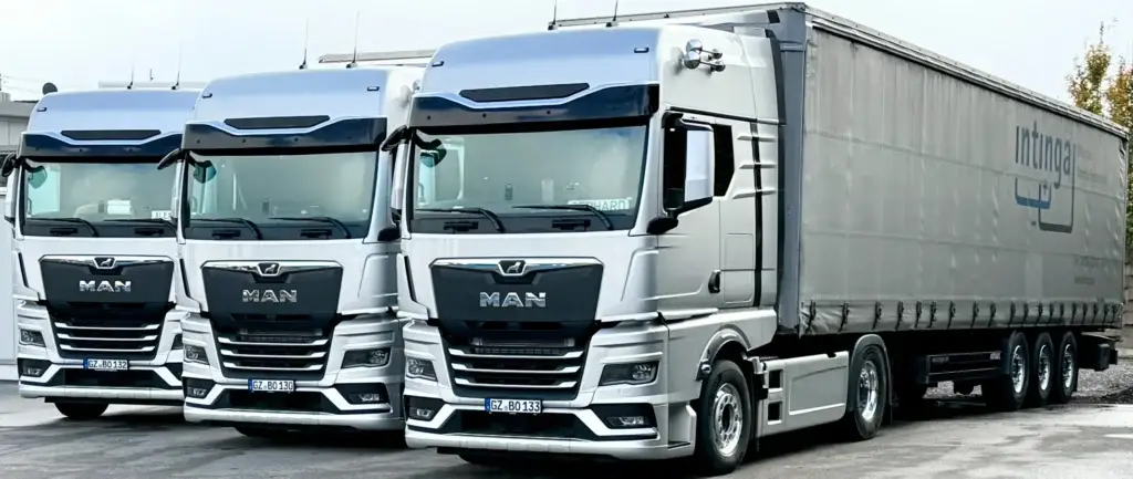 Eigener LKW-Fuhrpark für Abholung und Lieferung