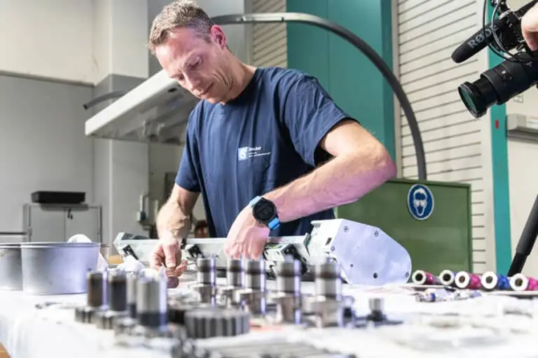 Assembly and service engineering