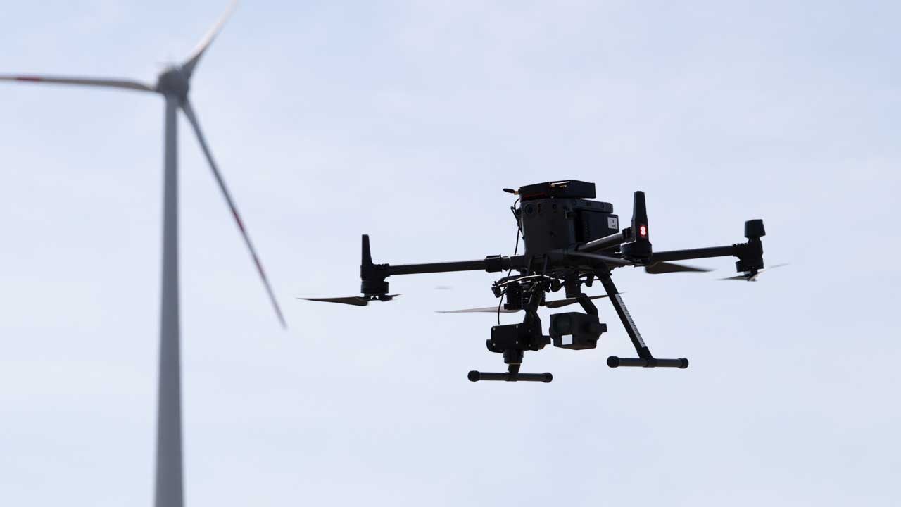 Rotorblattinspektion im Flug