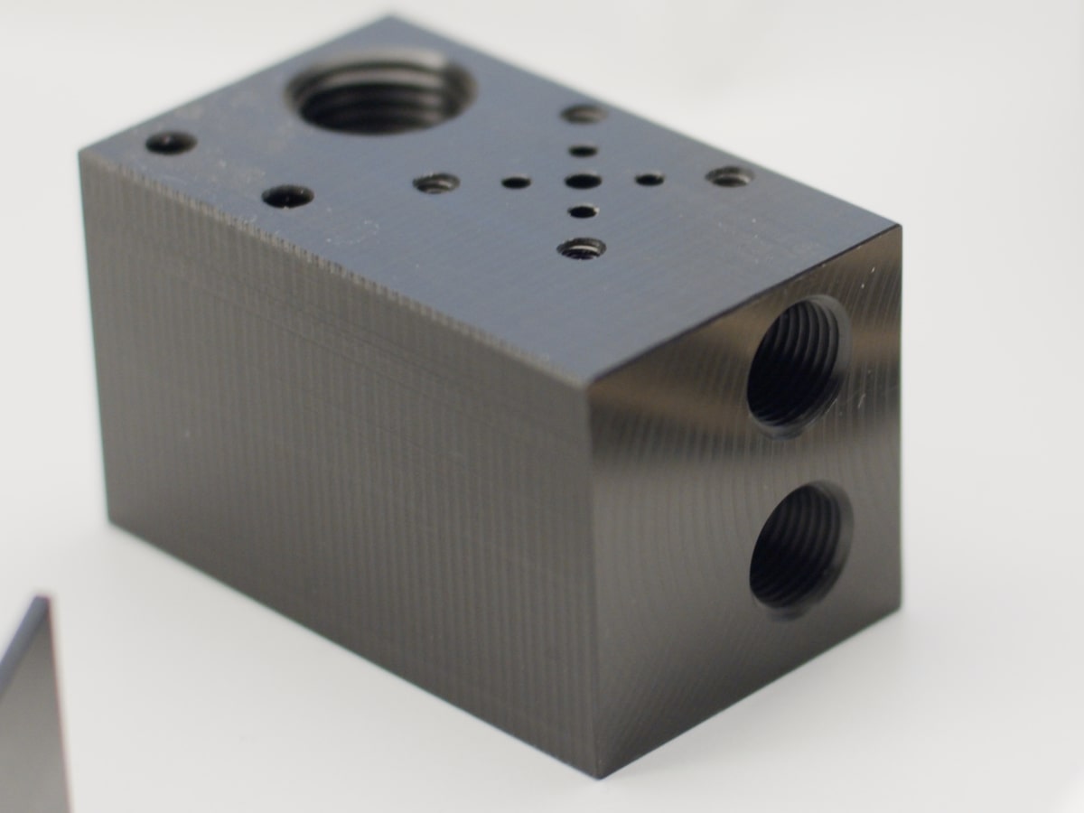 POM schwarz Verteilerblock