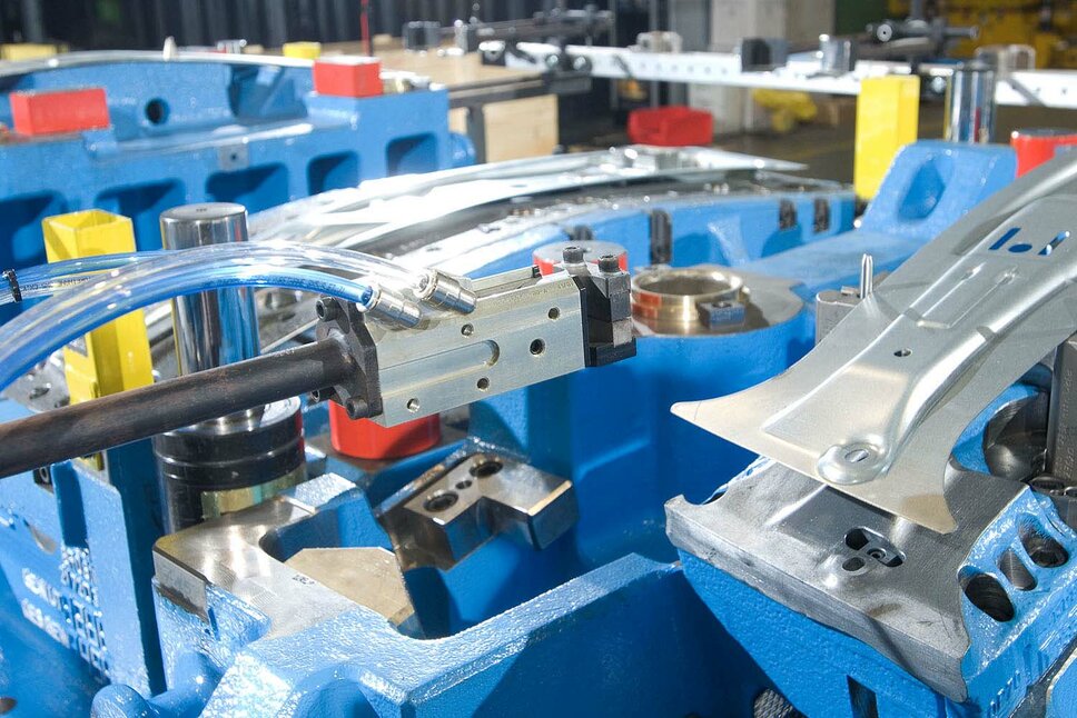 Kaltumformwerkzeug für B-Säulen
