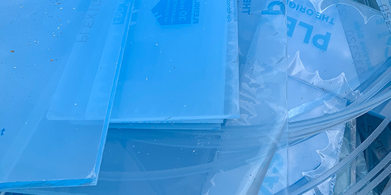 Acrylic glass recycling (PMMA)
